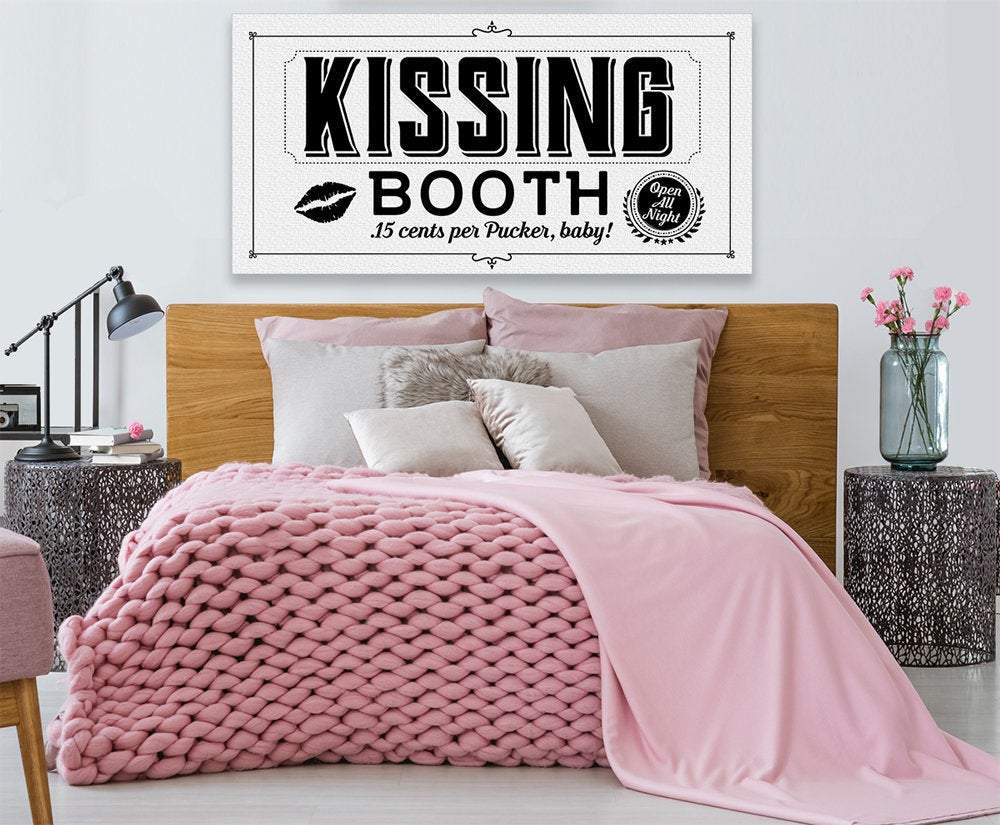 Kissing Booth - Canvas | Lone Star Art.